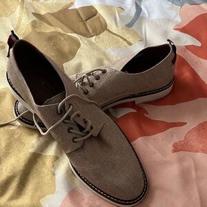 Tommy Hilfiger size 11 Tan Men's Oxfords